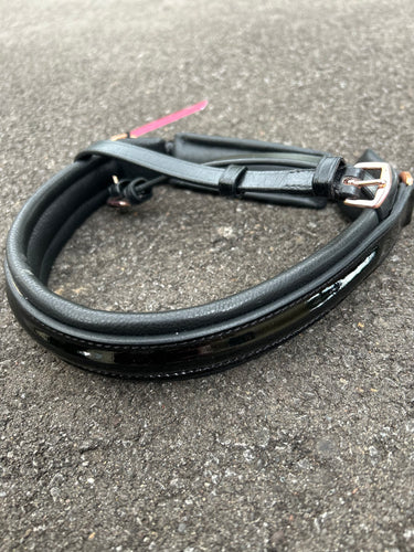Black patent cavesson noseband with rosegold buckles