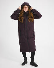 Load image into Gallery viewer, eaSt Performance Long Puffer Coat - black