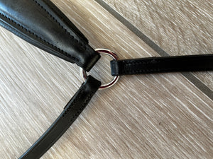 Drop noseband in black leather