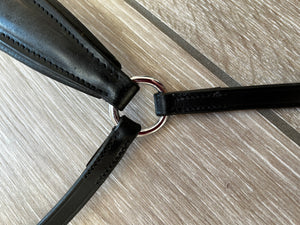 Drop noseband in black leather