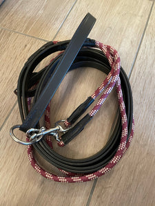 DRAW REINS - Cathedral draw reins in black and brown with maroon rope
