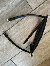 Load image into Gallery viewer, Drop noseband in black leather