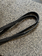 Load image into Gallery viewer, Soft padded leather rolled reins with continental notches